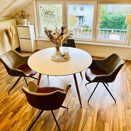 Grosse Dachgeschosswohnung Mit Kueche Und Badezimmer An Der Uniklinik Homburg Homburg  Ngoại thất bức ảnh