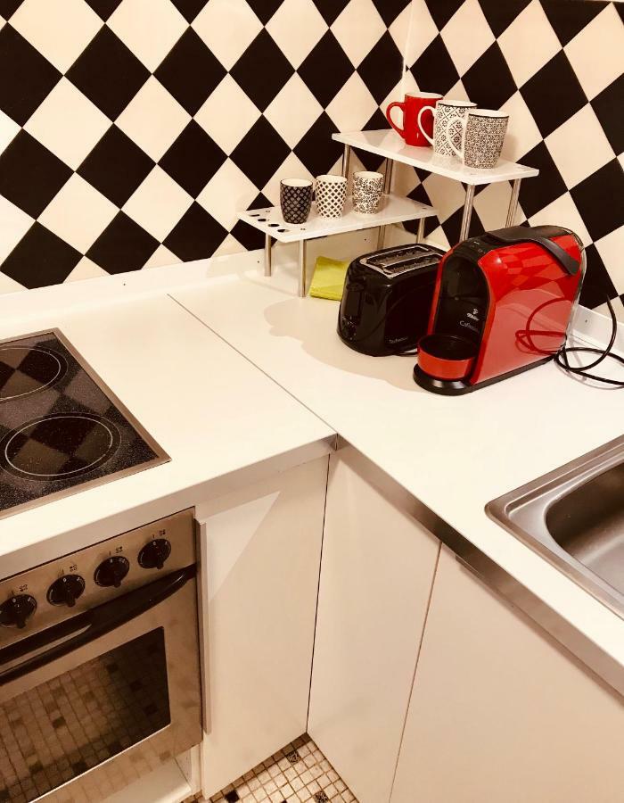 Grosse Dachgeschosswohnung Mit Kueche Und Badezimmer An Der Uniklinik Homburg Homburg  Ngoại thất bức ảnh