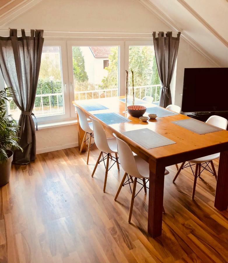 Grosse Dachgeschosswohnung Mit Kueche Und Badezimmer An Der Uniklinik Homburg Homburg  Ngoại thất bức ảnh